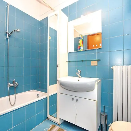 Two-bedroom In Appartement Salò
